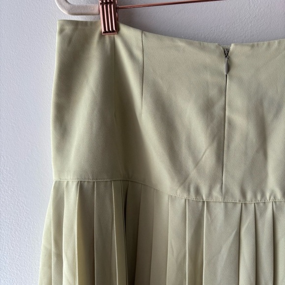 Fendi Pleated Skirt in Light Green Sz 46/US10‎ new - Picture 4 of 9